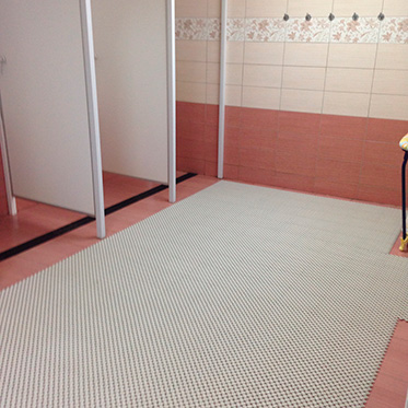 Модульное противоскользящее покрытие для бассейнов и саун Lagune