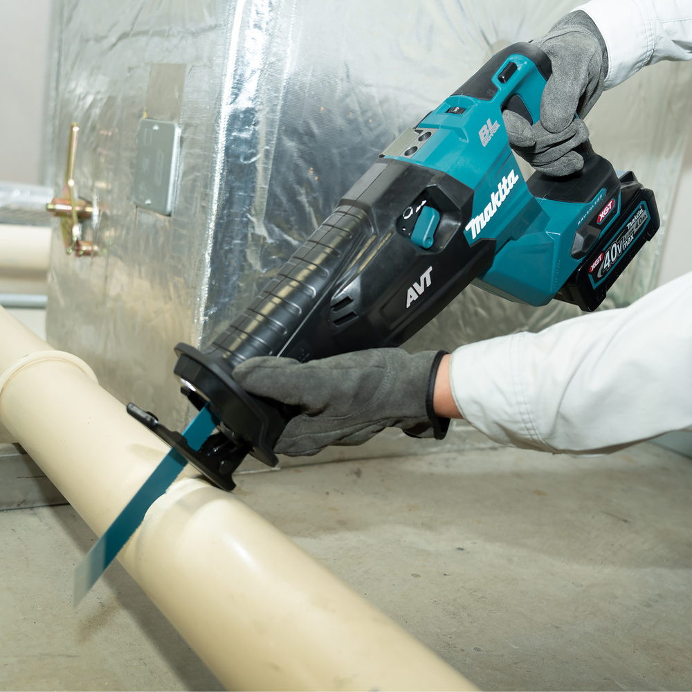 Пила сабельная аккумуляторная Makita JR002GZ XGT BL 40В, ход 32 мм, рез 255 мм, поддержка оборотов, эл. тормоз, XPT, AVT, без акб и ЗУ