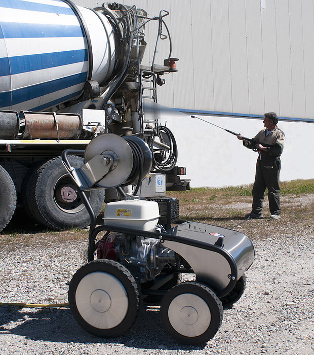 Мойка высокого давления без подогрева воды с бензиновым двигателем MOBILE-250/16H