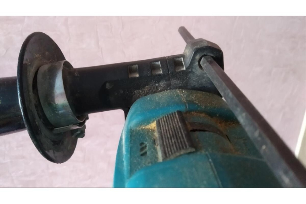 Дрель ударная Makita HP1640 680 Вт, ЗВП-13 мм, 0-2800об\м, 1.8кг, кор