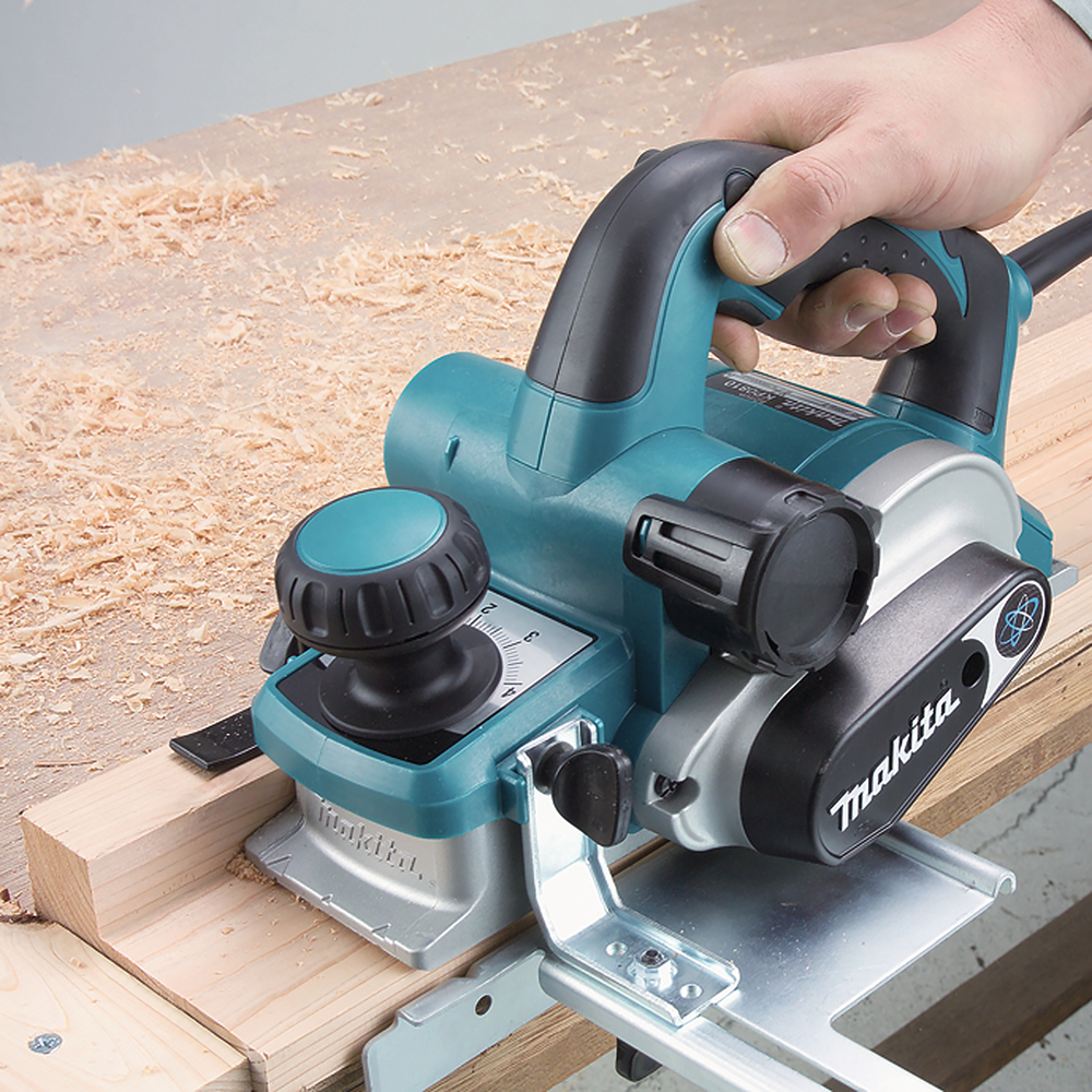 Рубанок электрический  Makita KP0810C 1050 Вт, 82 мм, 12000 об/мин