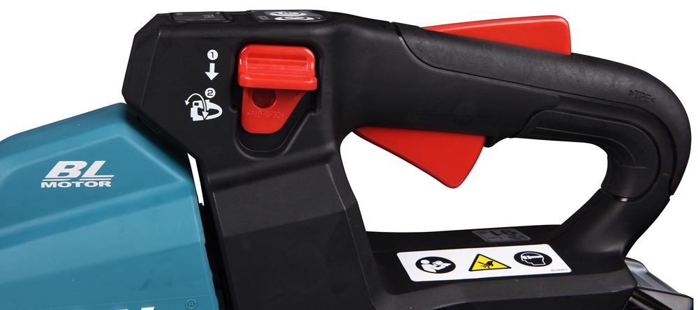 Кусторез аккумуляторный Makita UH006GRF 40В, 1х4.0 Ач, 600 мм, 25 мм (DC40RA)