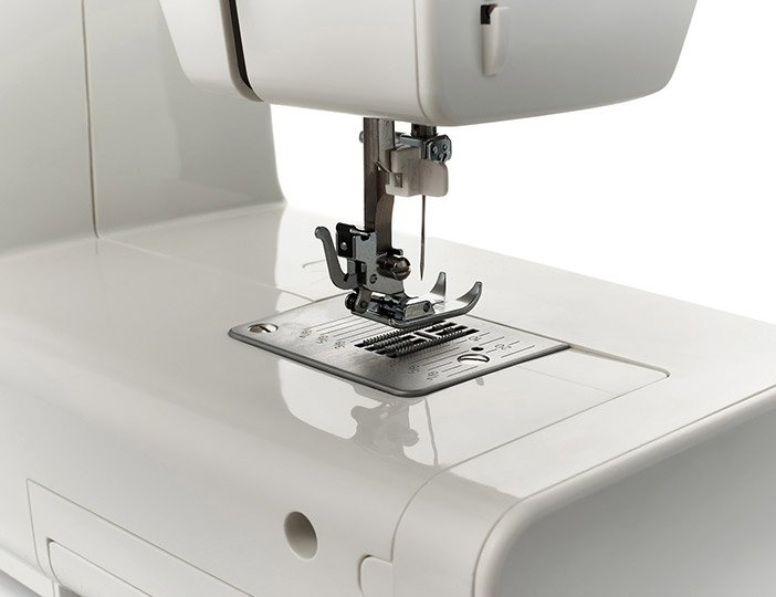 Электромеханическая швейная машина CHAYKA модель ЧАЙКА 740