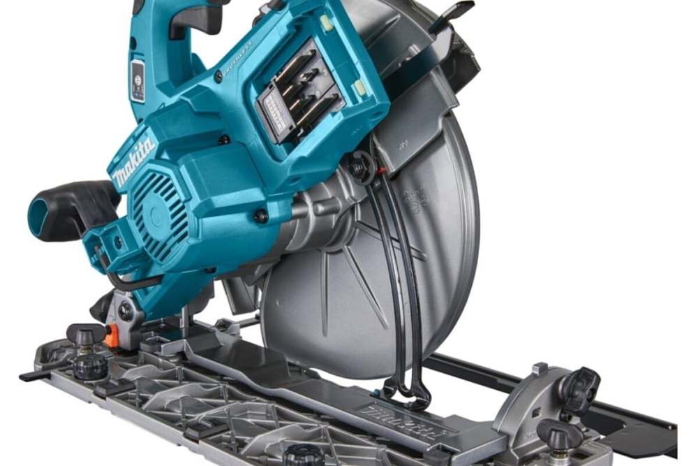 Пила дисковая аккумуляторная Makita HS009GD401 XGT BL 40В, 235 мм, 30 мм, макс рез 85/61 мм, обор. 4000 об/мин, эл. тормоз, плавный пуск, 1x4.0 Ач, DC40RA