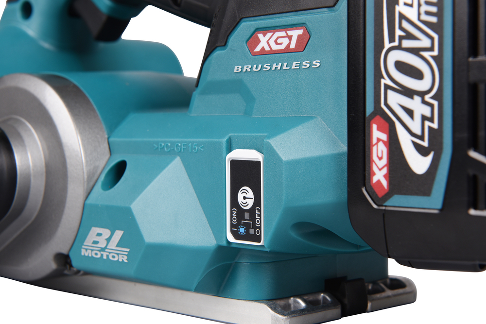 Рубанок аккумуляторный  Makita KP001GZ б\щет, 40В, XGT, 15000 об\м, ширина 82 мм, глуб. 4 мм, 3.7 кг, XPT, AWS, без акб и ЗУ
