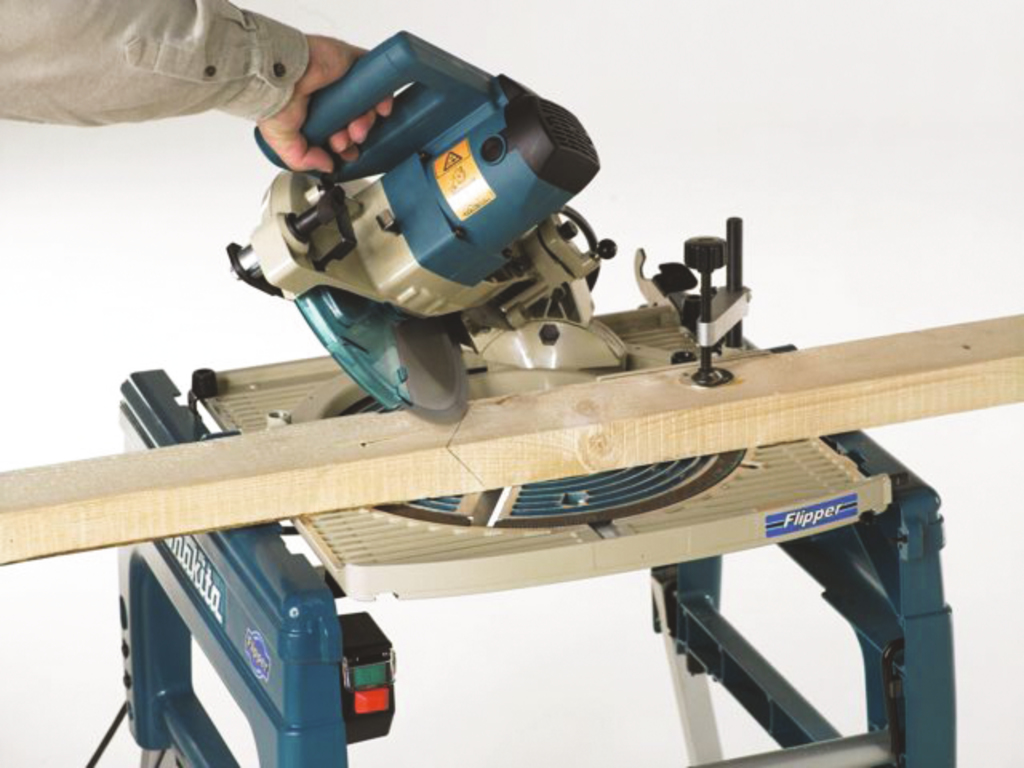 Пила торцовочная универсальная с переворотным столом Makita LF1000 1650 Вт, 2700 об\м