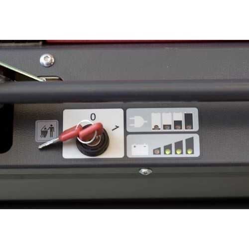 Самоходная подметальная машина Cleanfix KS 650 IBC