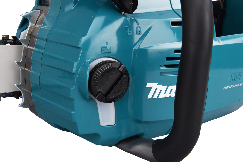 Пила цепная аккумуляторная Makita UC011GZ XGT 40v MAX, 1600 Вт, 14"/35 см, 3/8", 1,3 мм, 25,5 м/с, инстр., BL, WG, без акб и ЗУ