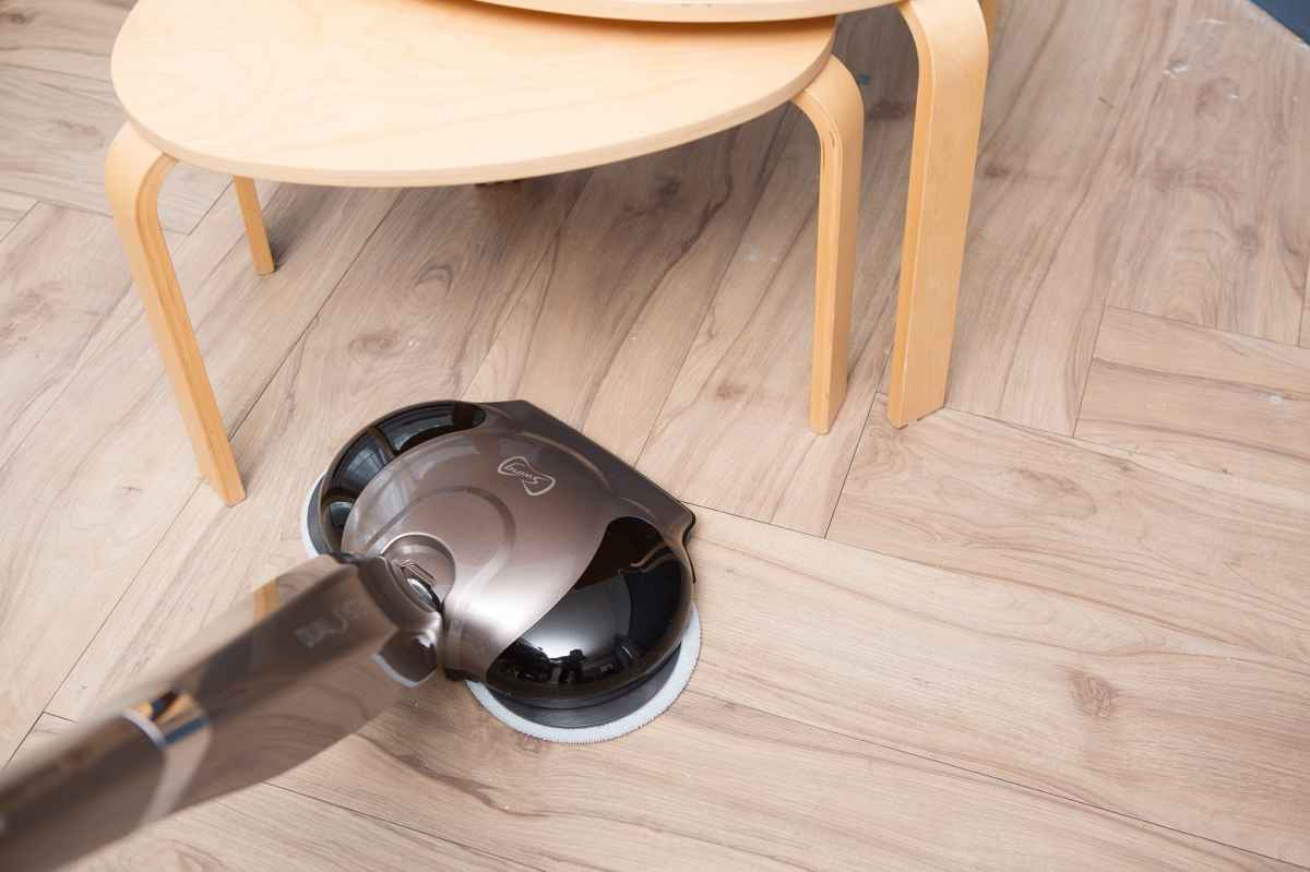 Беспроводной полотер - пылесос SWING-8500 коричневый