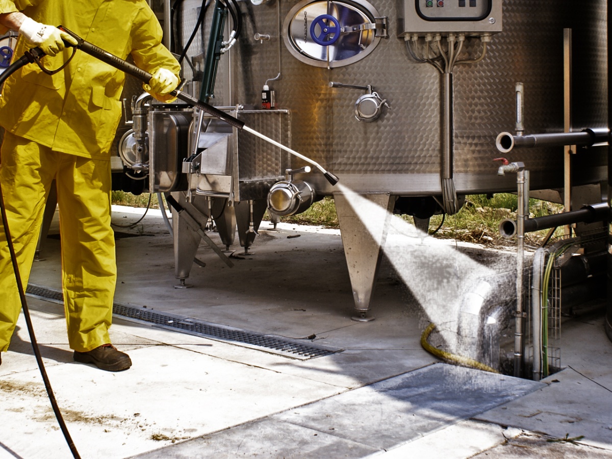 Мойка высокого давления без подогрева воды с бензиновым двигателем MAGNUM 330/23-4S