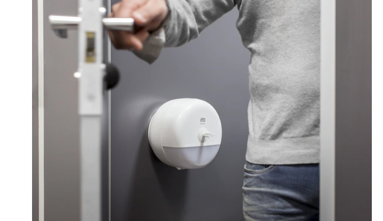 681000 Tork SmartOne® диспенсер для туалетной бумаги в мини-рулонах