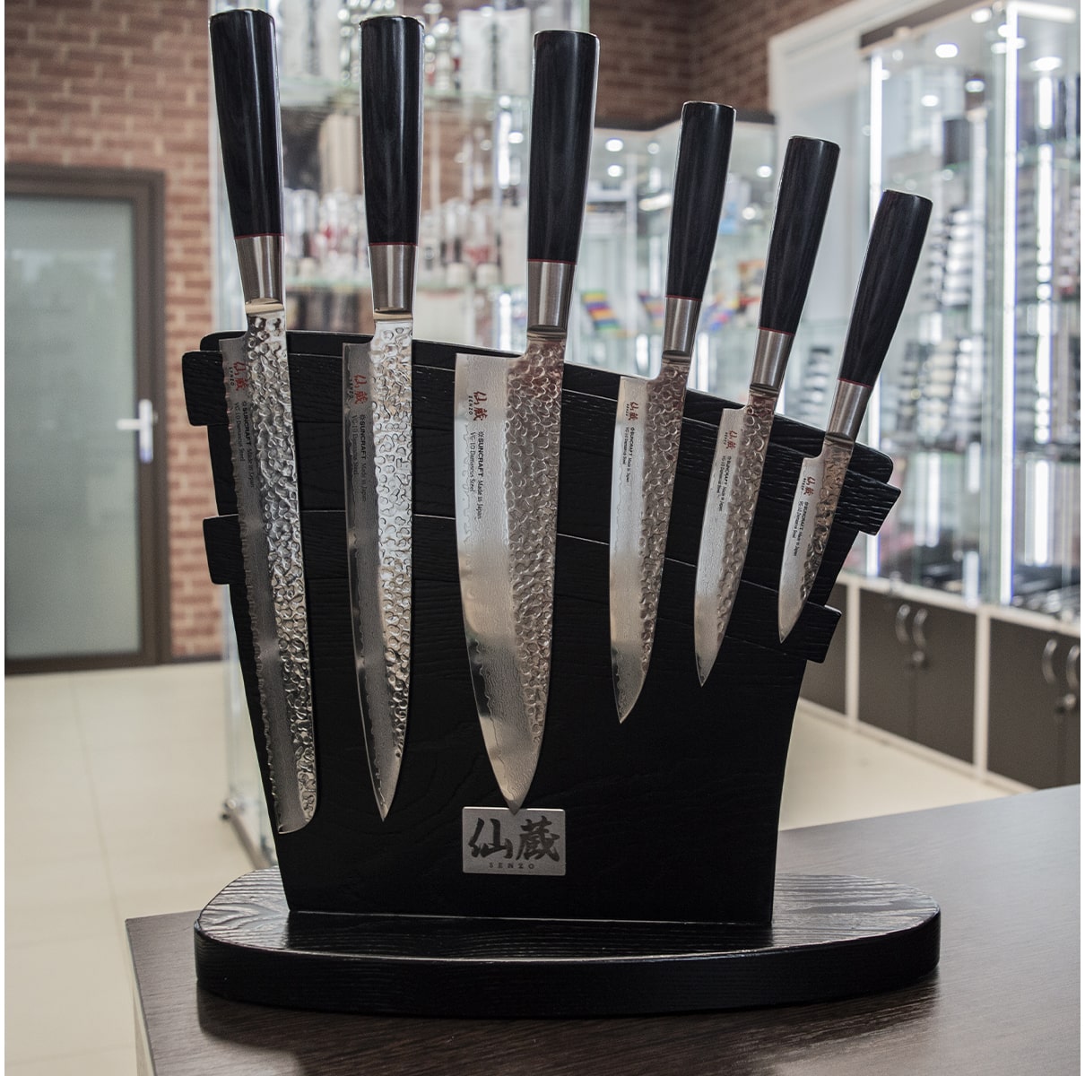 Магнитная подставка для  6-ти кухонных ножей