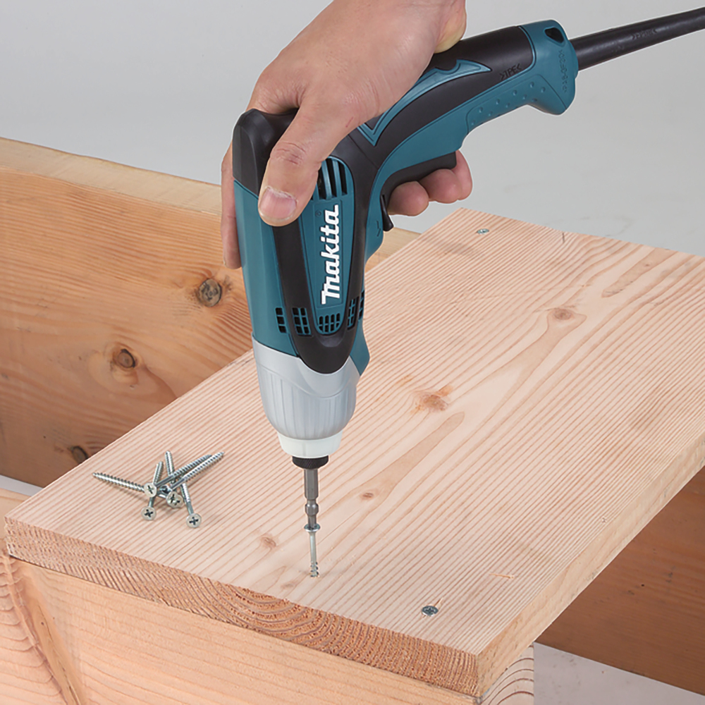 Шуруповерт ударный электрический Makita TD0100 230 Вт, 100 Нм, 3600 об/мин