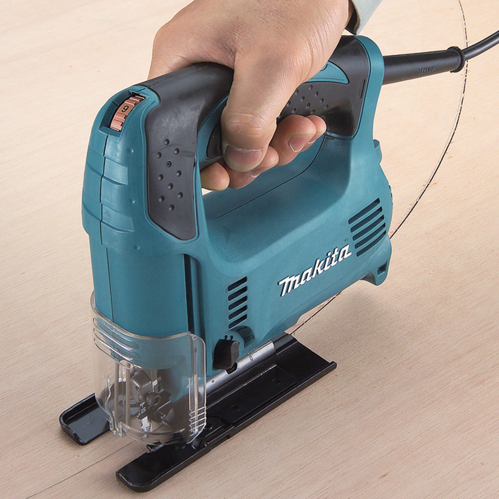 Лобзик электрический Makita 4328 450 Вт, 65 мм, 500-3100 об/мин