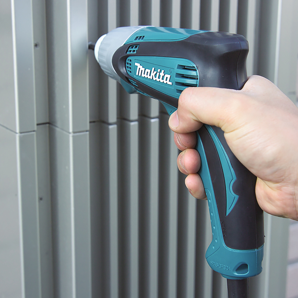 Шуруповерт ударный электрический Makita TD0100 230 Вт, 100 Нм, 3600 об/мин