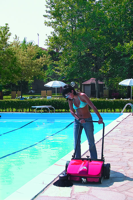 Подметальная машина DUSTY 650 M