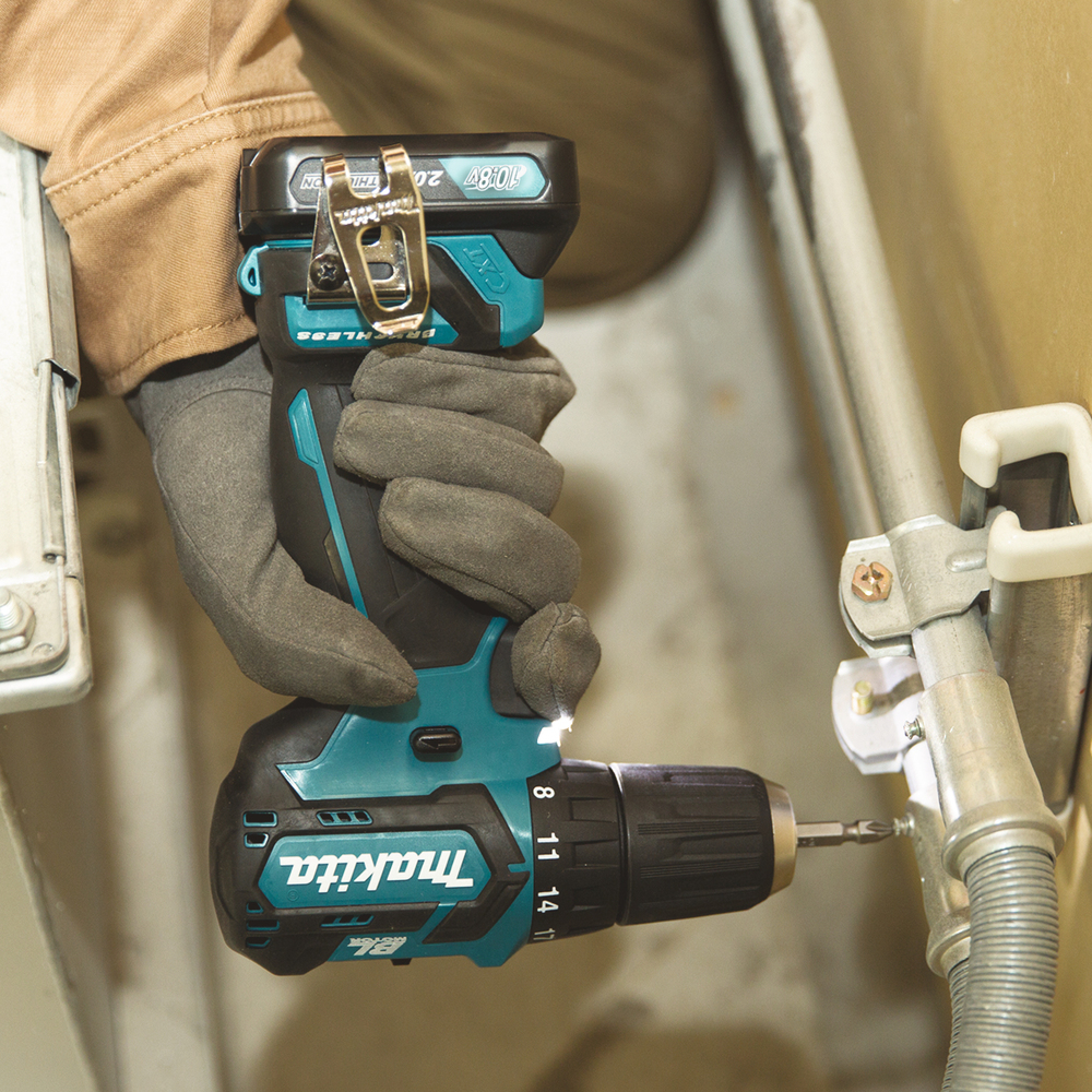 Дрель-шуруповерт аккумуляторная Makita DF332DWME CXT 10.8В, 2х4.0 Ач Li-ion, 35 Нм, 1500 об/мин