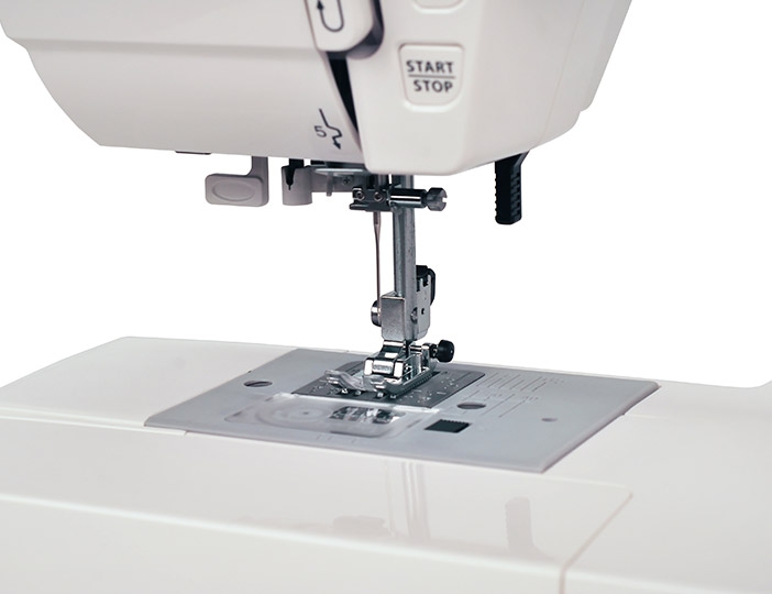 Компьютерная швейная машина Janome Clio 200