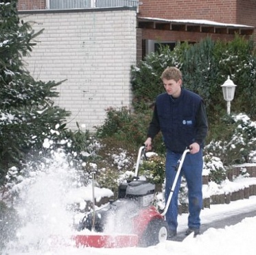 Всесезонная подметальная машина Tielbuerger TK17 B&S