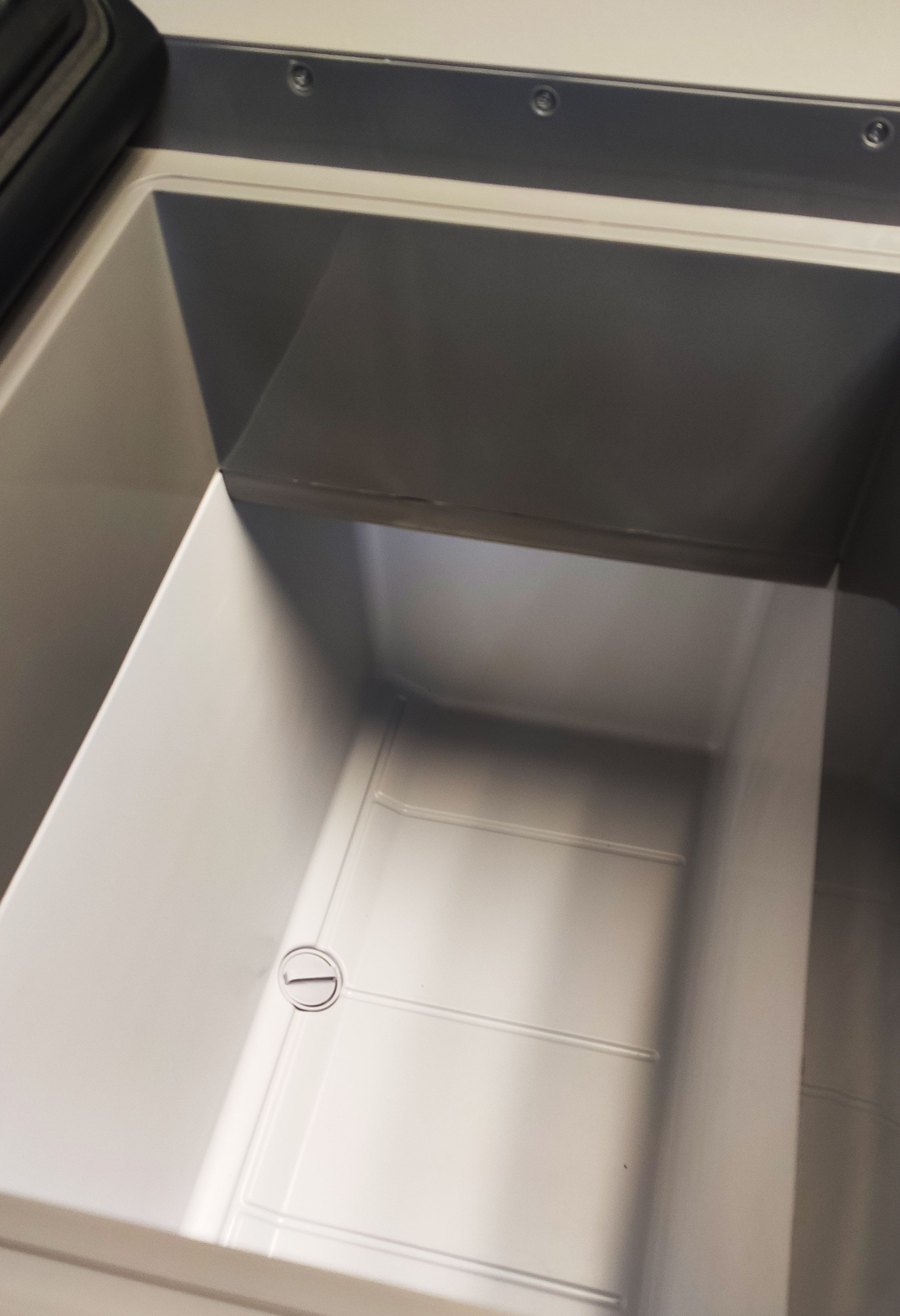 Холодильник дорожный на колесах C50