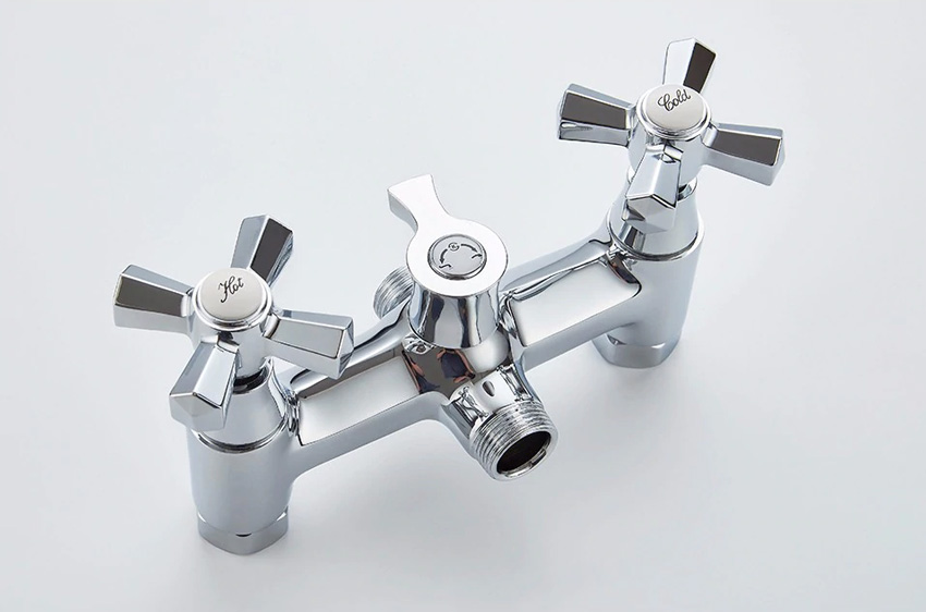 СМЕСИТЕЛЬ ДЛЯ ВАННЫ LEDEME L2590