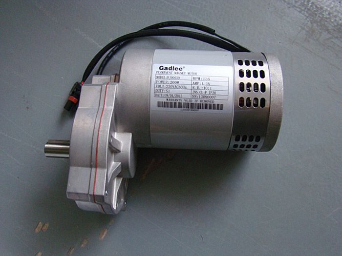 Мотор привода щетки 230В, GT25