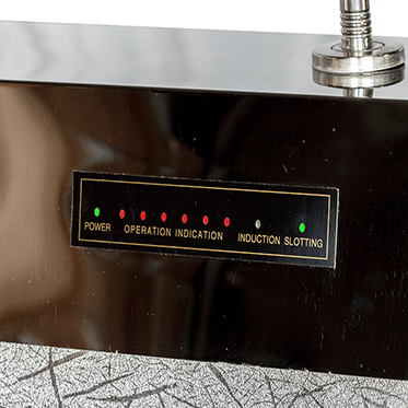 Вендинговый аппарат для чистки обуви XLD-M3WC