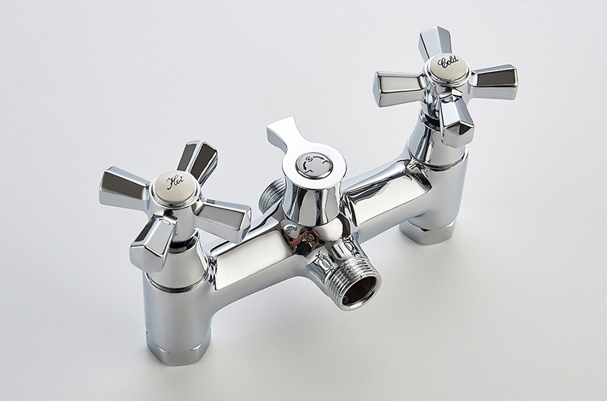 СМЕСИТЕЛЬ ДЛЯ ВАННЫ LEDEME L3190 КОРОТКИЙ ИЗЛИВ