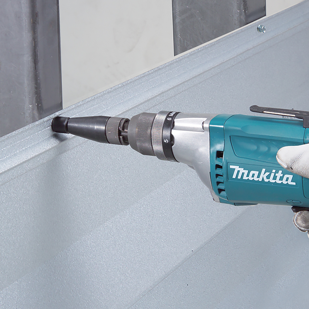 Шуруповерт электрический с 6 положениями регулировки Makita FS2700 570 Вт, 2500 об/мин