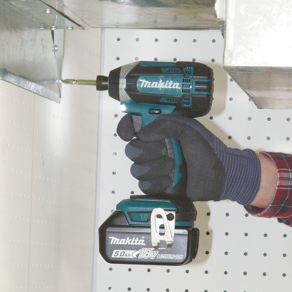 Шуруповерт ударный аккумуляторный Makita DTD152RME 18В, 2х4.0 Ач, 1/4\", 165 Нм, 2900 об/мин