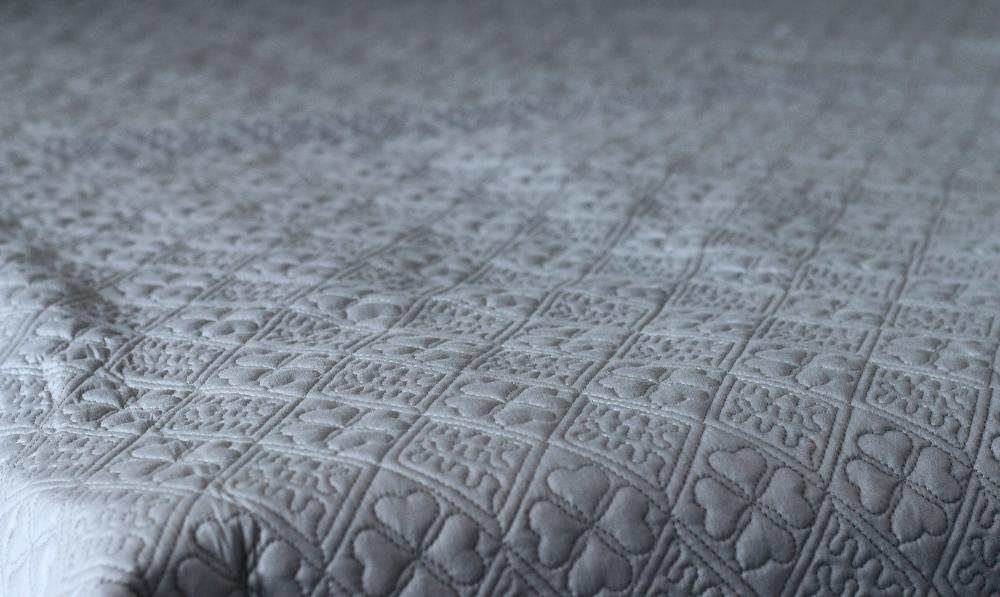 Простыня стеганая GOCHU Clover K 170*210 угольный