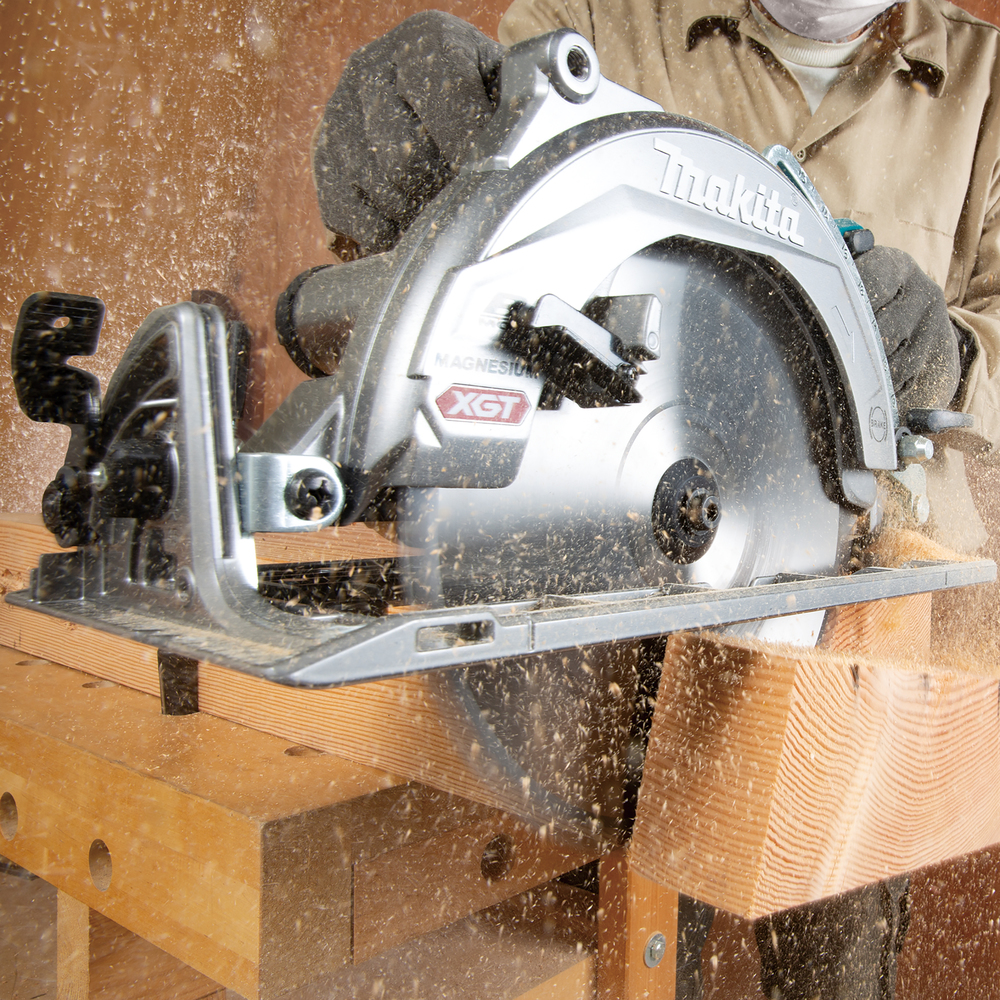 Пила дисковая аккумуляторная с задней рукояткой Makita RS002GZ XGT 40В, 260 мм, 4000 об/мин, без акб и ЗУ