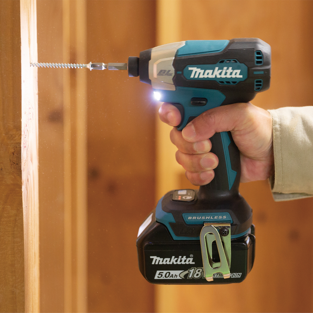Шуруповерт ударный аккумуляторный Makita DTD157RTJ LXT 18В, 2х5.0 Ач, 140 Нм, 3000 об/мин