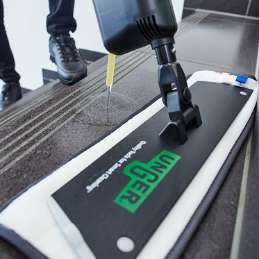 Контейнер для моющего средства для комплекта Unger erGO Clean