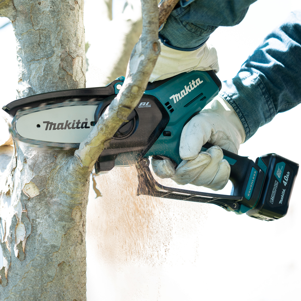 Пила цепная аккумуляторная Makita UC100DWA CXT BL 12В, 210 Вт, 4"/10 см, 0,325", 1,1 мм, 8 м/с, XPT, (BL1021B,DC10WD)