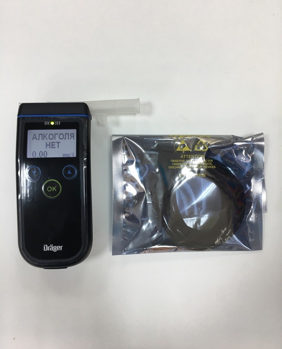 Профессиональный Алкотестер Drager Alcotest 6820 с кабелем для подключения к ПК