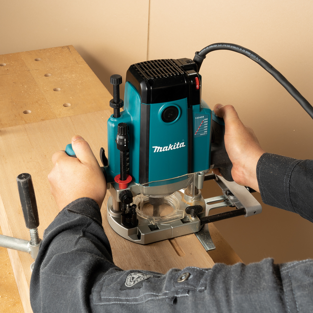 Фрезер электрический Makita RP2303FC02 2100 Вт, 12 мм, 9000 - 22000 об/мин
