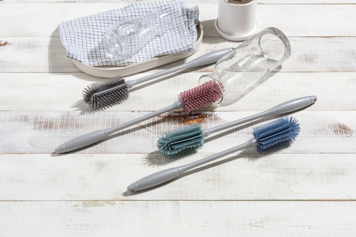 Силиконовая щетка для мытья бутылок широкая KF Pastel