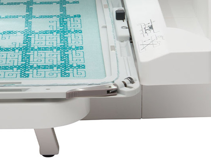 Вышивальная машина Janome Memory Craft 550E