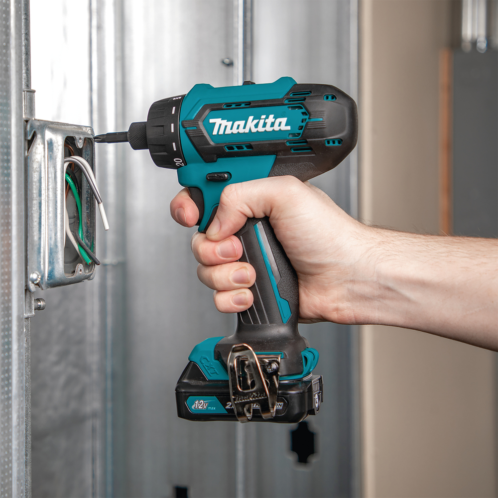Дрель-шуруповерт аккумуляторная Makita DF033DZ CXT 12В, 30 Нм, 1700 об/мин, без акб и ЗУ