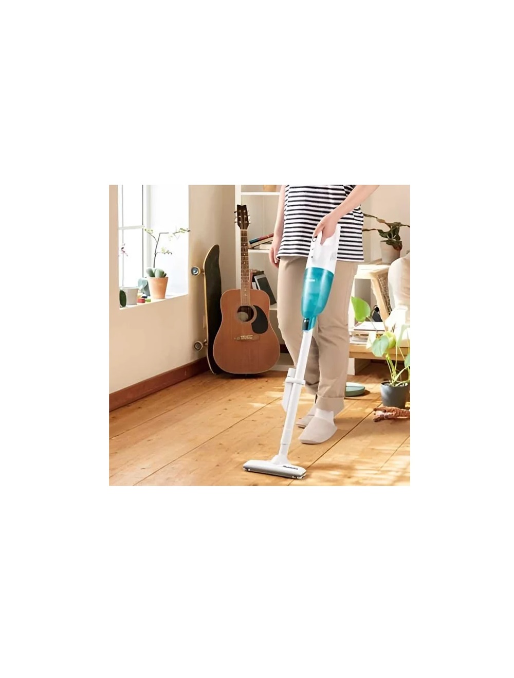 Пылесос аккумуляторный Makita CL117FDX1 12В, 1400л/мин, 5 кПа, 0,65 л (встр. 1х2.0Ач, з/у)