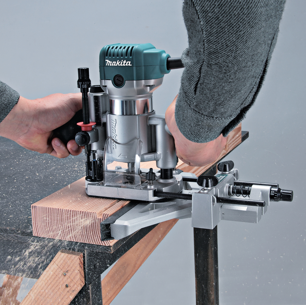 Фрезер кромочный электрический Makita RT0700CX2 710 Вт, 6-8 мм, 10000-30000 об/мин