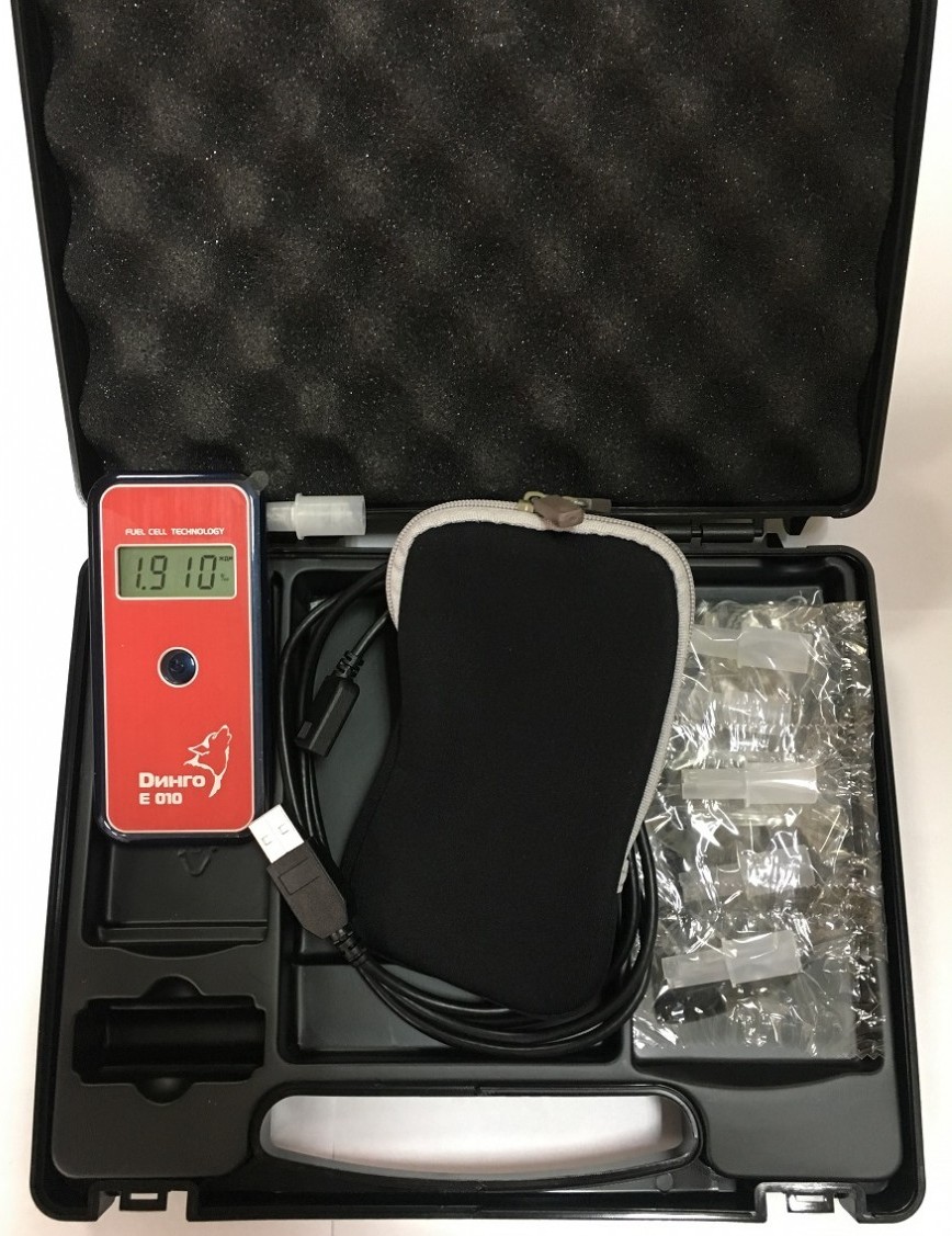 Алкотестер Динго Е 010 с кабелем для соединения с ПК