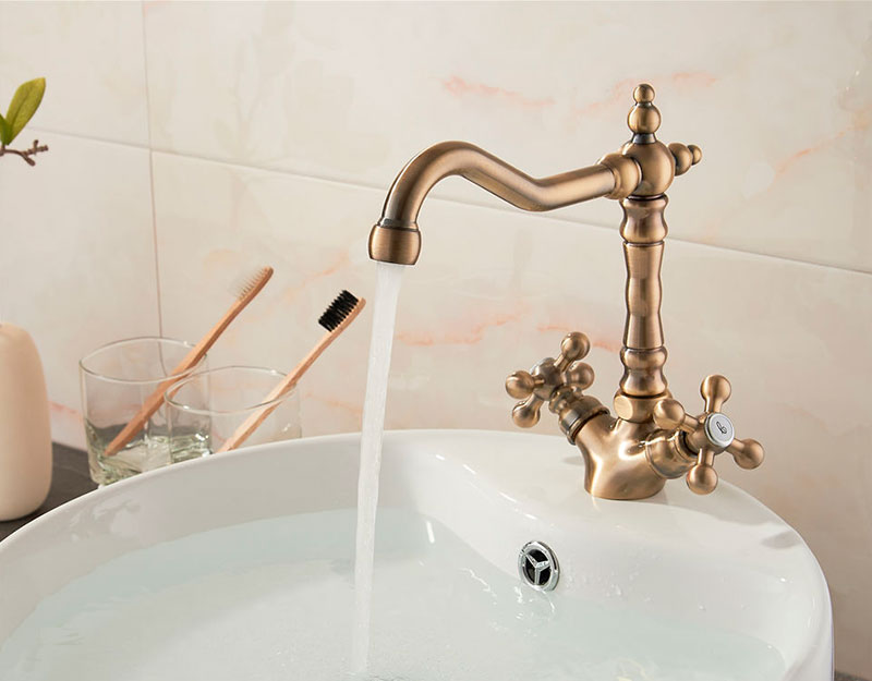 СМЕСИТЕЛЬ ДЛЯ КУХНИ LEDEME L4019С