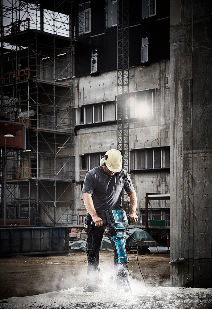 Отбойный молоток электрический Makita HM1812 2000 Вт, 72,8 Дж, 1-1/8\"