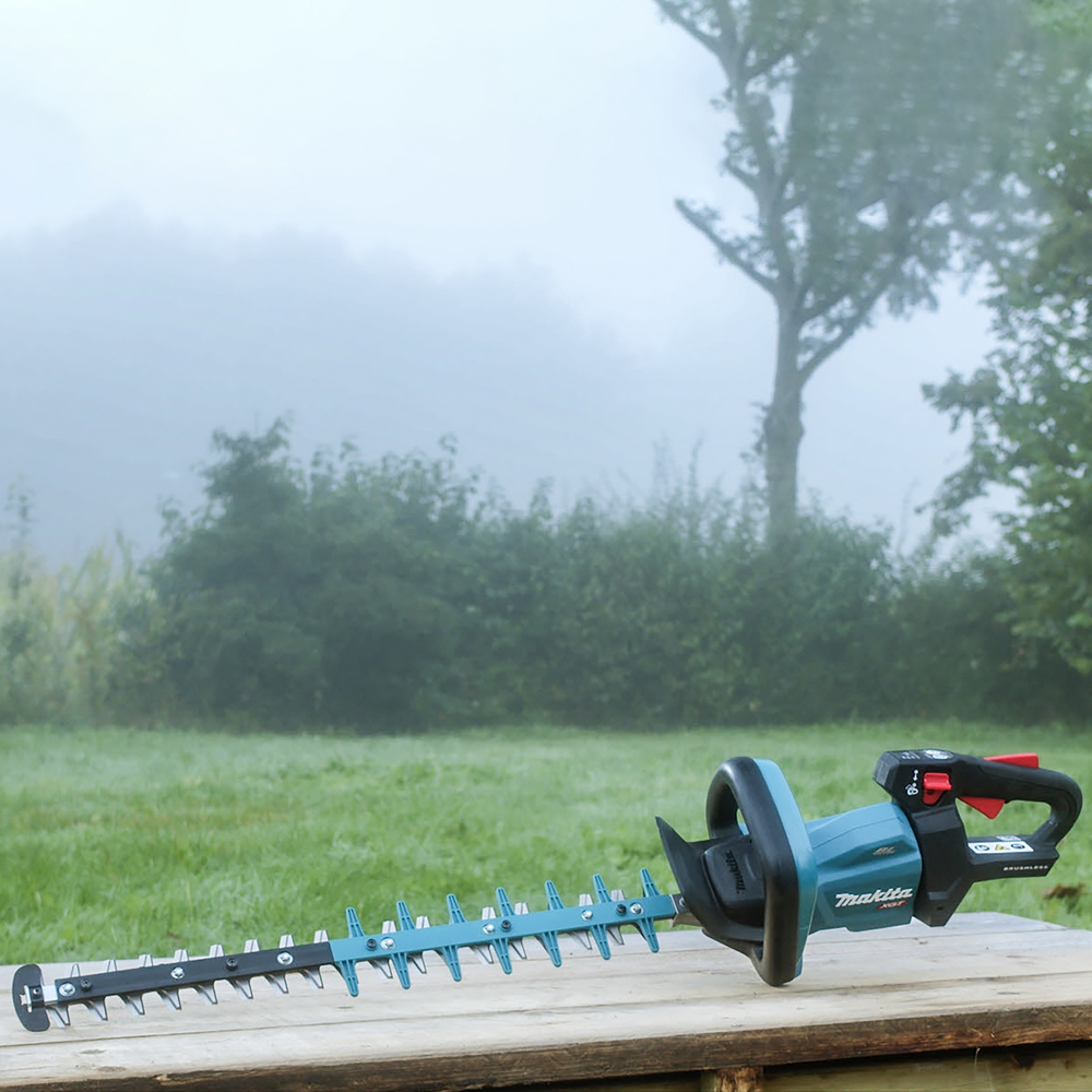 Кусторез аккумуляторный Makita UH004GZ 40В, 600 мм, 23,5 мм, без акб и ЗУ