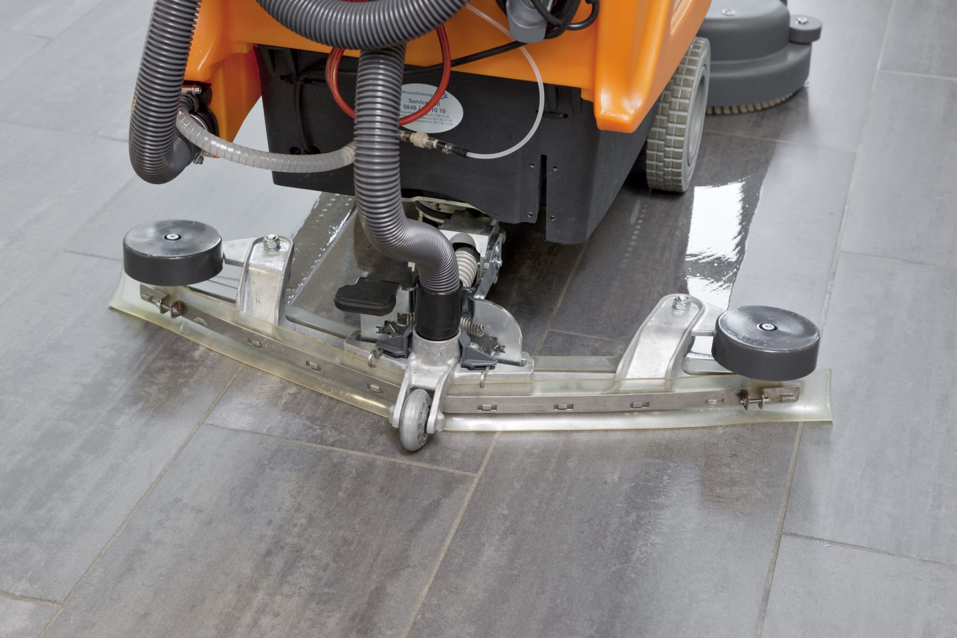 Аккумуляторная поломоечная машина Taski Swingo 1255B