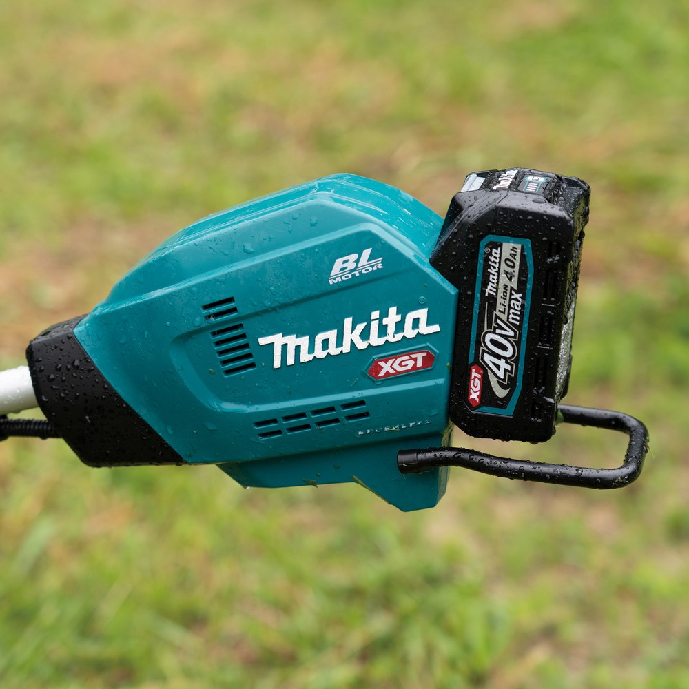 Аккумуляторная травокосилка Makita UR006GM102 XGT  40V max. 1000 Вт, d-43 см (BL4040F, DC40RA)