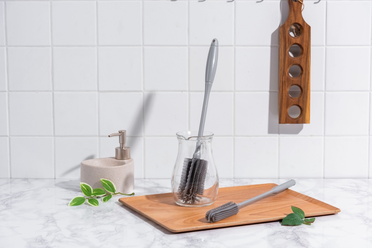 Силиконовая щетка для мытья бутылок широкая KF Pastel