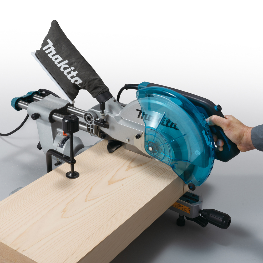 Пила торцовочная консольного типа Makita LS1110F 1430 Вт, 255/260 мм, 4300 об/мин